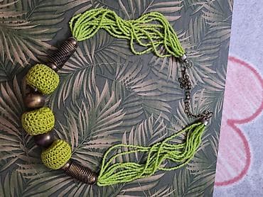 pepco nakit: Ogrlica sa krupnim perlama i više nizova sitnih perlica u jarko — 1