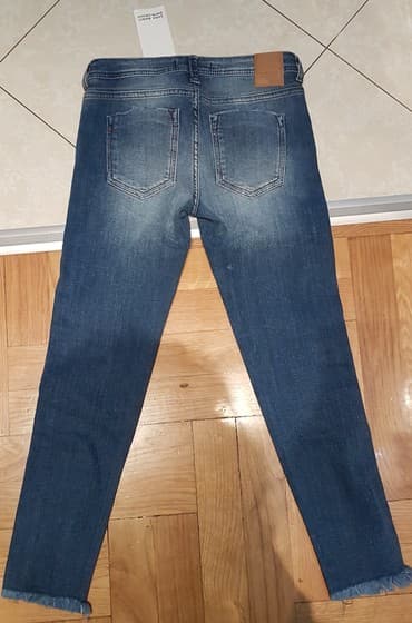 push up pantalone: Zara farmerke . S velicina. Moze i xs. Sa strane uz ivicu je ranfla sa — 4