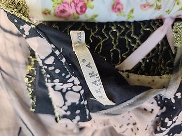boka: Duga haljina bez rukava sa dekorativnim detaljima - Model: duga — 5