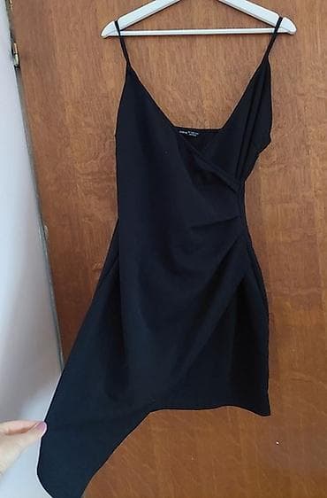 north face duga jakna: Crna asimetrična haljina na bretele - Elegantna večernja haljina u — 4