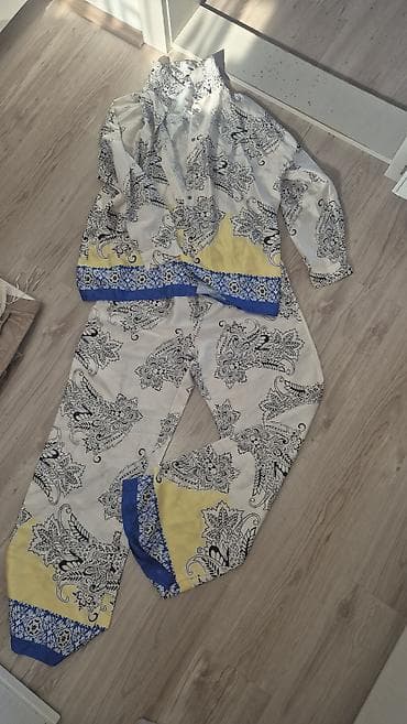 lidl patike zenske: Lot ženske garderobe – 4 komada 1) Crni džemper sa dodatkom bele — 5