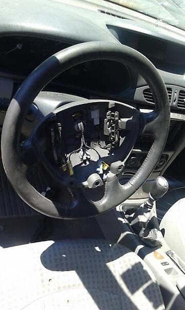 polovni kombi do 2000 evra kupujemprodajem: VOLAN ZA RENAULT LAGUNA OD 2000. DO 2003. GOD. | Volan + airbag — 5