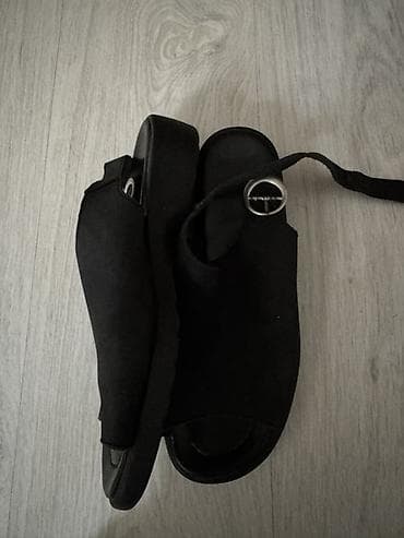 sandale grubin zenske: Crne ženske sandale sa platformom.Preudobne.Visina djona 3,5cm.Marka — 4