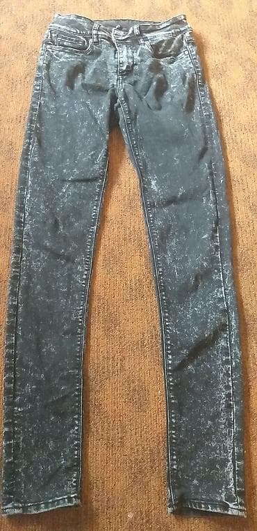 koji je ovo model patika: Ženske farmerke – 2 para 1) Stradivarius skinny super high waist - — 8