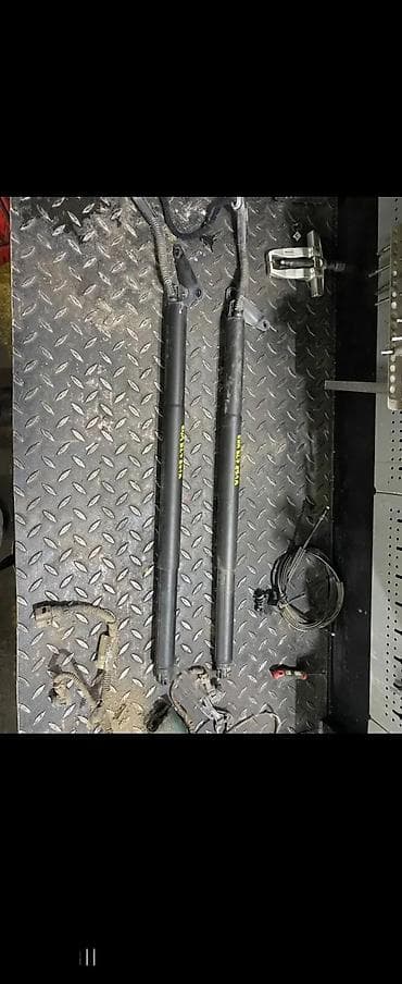 rolsue cena: VW TIGUAN 16-21 ELEKTRO AMORTIZWR GEPEKA 5NA827851A | Audi vagen — 2