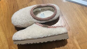 High boots: Fashion slippers, UGG, 38 — 4