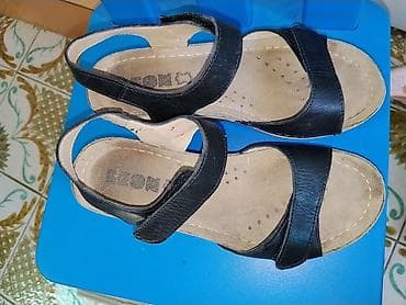 ugg crne sandale: Ženske sandale na punu petu, broj 36. - Boja: crna - Gornjište — 1