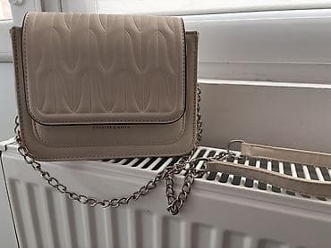 Torba preko ramena Charles & Keith - Model: mala crossbody/ramena