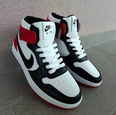 bele patike i odelo: Patike — 2