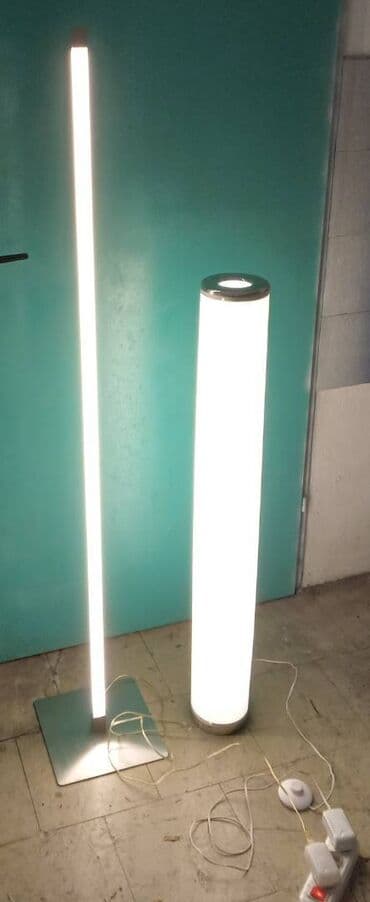 Nameštaj: Lampe LED 2 kom. Prodajem 2 prelepe LED lampe. Štap lampa: 148cm — 2