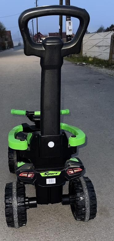 ellesse jakne za devojcice: Dečiji guralica–kvad sa ručkom za guranje - Sportski dizajn u — 2