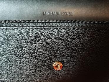 Novčanici: Michael Kors Hamilton novčanik u crnoj boji sa prepoznatljivim zlatnim — 4