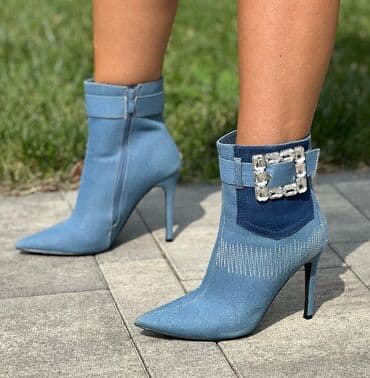 luna nova kolekcija 2023: Nova kolekcija 🆕
Br:36-41
Cena:4800din
Peta:10cm — 2