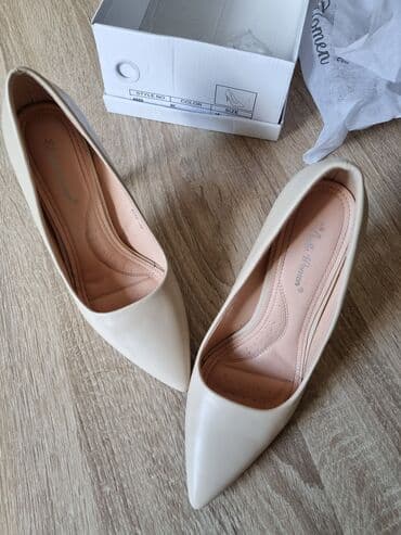 crop top c a: Pumps, Africa, 38 — 4