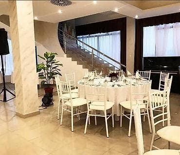 Tiffany stolica se proizvodi od metala a krajnja zaštita je