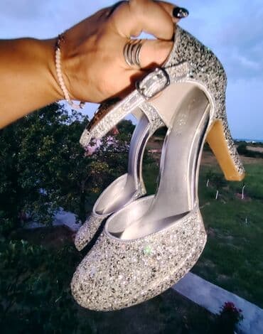 srebrne cipele: Sandals, Catwalk, 38 — 5