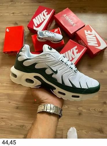 clarks patike: 3900 din
A👟 — 1