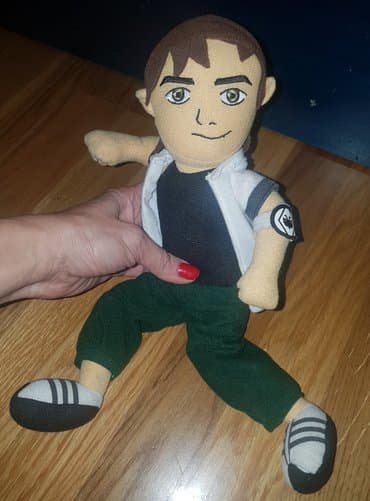 Ben 10 plisana igracka