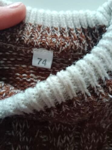 zimska odeca za bebe: Džemper za bebe dečake
Veličina 74
Mekani i pretopao
Cena 200 din — 3