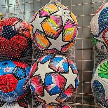 Lopte za fudbal
Cena: 2300 din