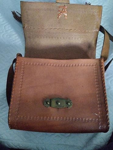 rucni nakit: Ručna kožna torba sa resama i metalnim kopčama - Materijal: punomasna — 3