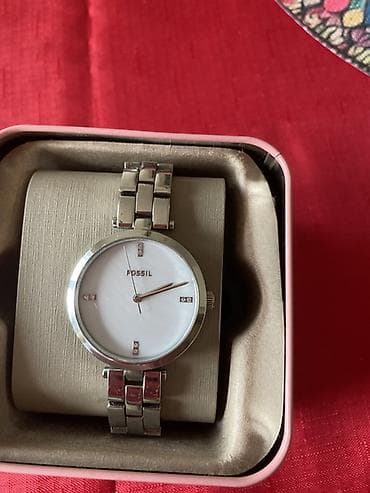 nakit od gline: Fossil ženski ručni sat u originalnoj metalnoj kutiji. - Model — 2
