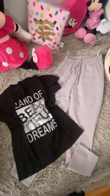 Pantalone: Aok cena sve vel sa etiketom majice 500 din pant 1000 din sve vel — 1