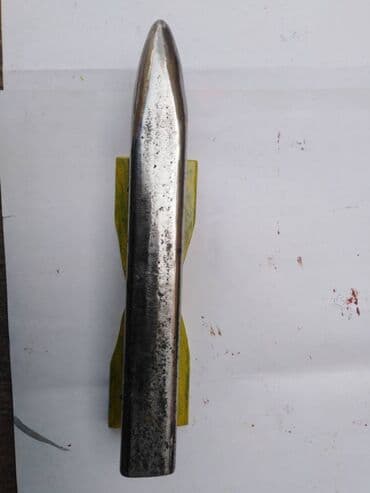 Ostali alati i mašine: Mali nakovanj od šine, dimenzija dužine 300 mm visine 70 mm širine 65 — 3