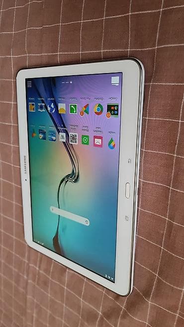 Samsung Galaxy Tab A 9.7 (SM-T555) - Ekran: 9.7" (oko 24,6 cm), visok