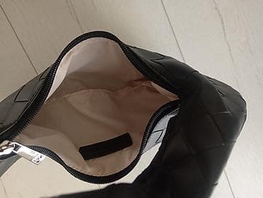 mon torbe: Ellesse ženska torbica – pleteni efekat, crna - Materijal: veštačka — 2