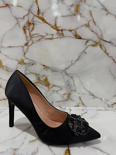 patike novi sad: Elegantne salonke sa ukrasnom kopčom - Model: klasične salonke sa — 1