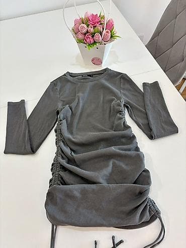 Siva haljina marke Cropp, veličina S. - Model sa dugim rukavima i na lalafo.rs Siva haljina marke Cropp, veličina S. - Model sa dugim rukavima i