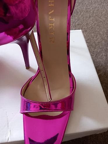 Sandale Hajkir, obuvene samo jednom.Broj 38 at lalafo.rs Sandale Hajkir, obuvene samo jednom.Broj 38