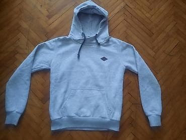 Duks je potpuno nov, unisex model. na etiketi stoji XL ali odgovara za