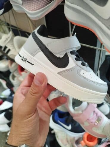 tin patike: 25-36 3000 — 2