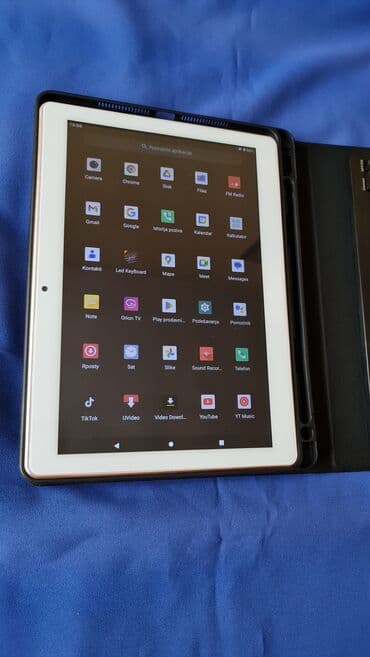 guess torba za laptop: Tablet sa maskom,blutut tastaturom, ima za 2 sim kartice, nov — 13