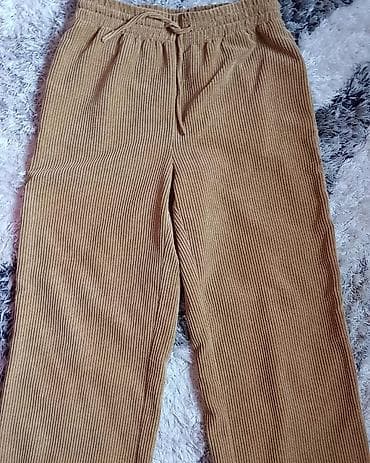 Pantalone only
Mogu i za L komotno, siri su model
Guma u struku na lalafo.rs Pantalone only
Mogu i za L komotno, siri su model
Guma u struku