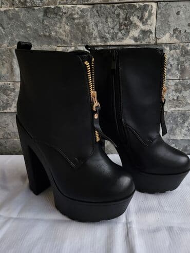 High boots: High boots, 35 — 8