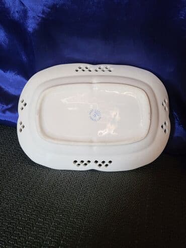 zemljane posude: Tanjir fena porcelan Nemacka 70te. Tanjir podeljen na dva dela,bez — 8