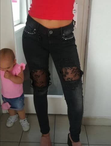 Super unikat farmerice pocepani model ispod crna čipka Sa ukrasima oko