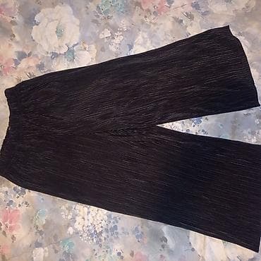 esprit sandale: Bershka plisirane culotte pantalone - Brend: Bershka - Model — 1