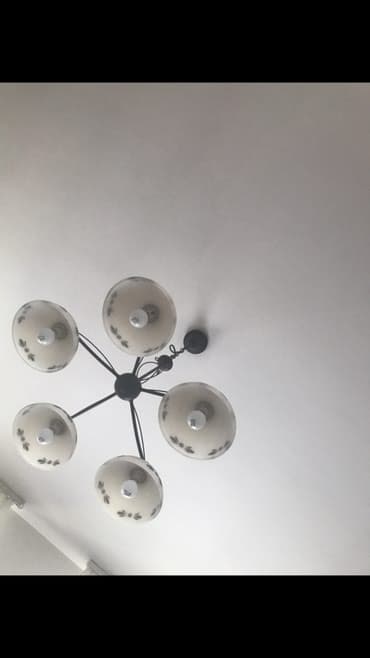viseći lusteri: Komplet 4 komada !!!!!! ! Staro par meseci !!! 2 viseca lustera jedan — 9