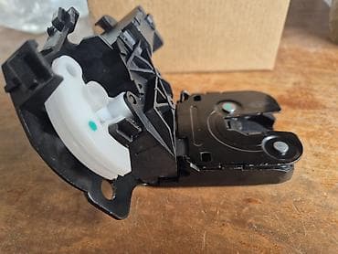 safety auto delovi: Brava gepeka Audi A3 8P Audi A4 B7 karavan.Audi A6 C6 karavan - — 2