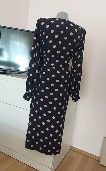 bts haljine: Haljina na tufne, midi dužina, dugih rukava. - Boja: tamnoplava/crna — 2