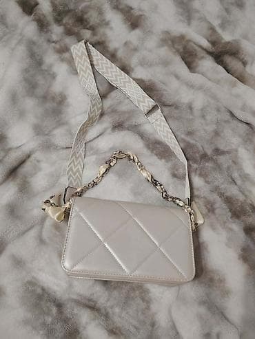 valentino muska torbica: Torbica
2200 din — 3