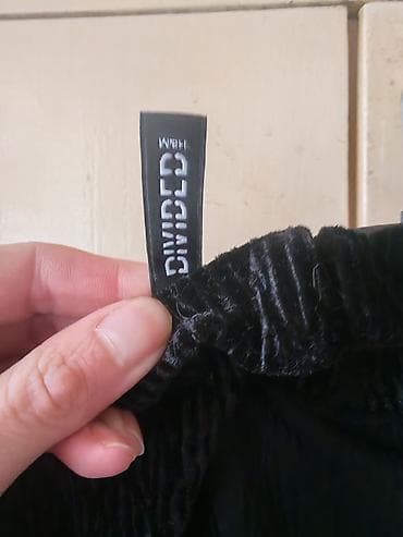 elipsa duge haljine: H&M Divided crna mini haljina s dugim rukavima - Materijal — 3