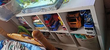 Sectional sofas: Shelves — 4