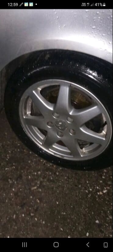 Auto delovi, gume i tjuning: Set aluminijumskih felni sa pet paoka, dizajniranih za vozila — 4