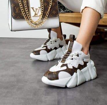 kečevi patike: 36-39
4600 — 2