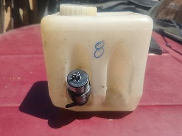 led oci za auto: Posuda prskalice brisaca sa motorom Lada 2121,21213,21214 Niva, Lada — 1